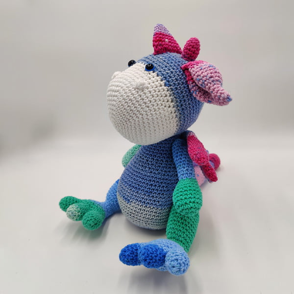 gehaakte draak gekleurd